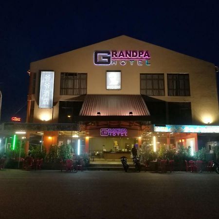 Grandpa Hotel Port Dickson Exteriör bild